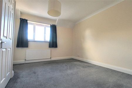 2 bedroom end of terrace house to rent - Photo 4