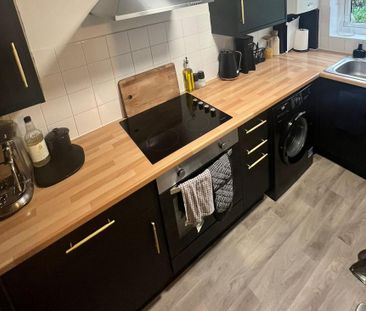 2 bedroom terraced house to rent - Photo 4