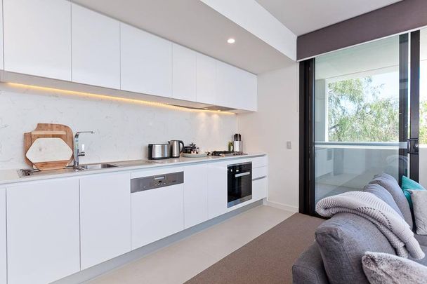 This premium Pocket Apartment has it all! - Photo 1