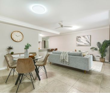 SPACIOUS, 2 BEDROOM APARTMENT WITH COURTYARD ! - Photo 1