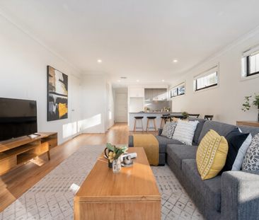 A beautifully designed 3-bedroom modern home, ideal for entertaining - Photo 2