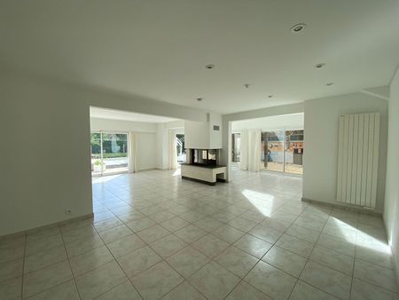 Charmante Villa à Louer à Beg Meil, Fouesnant, avec Piscine - Photo 4