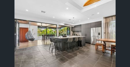 Prestige Coastal Home - Alexandra Headland Golden Triangle - Photo 3