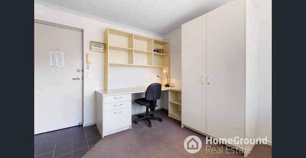 Student Accomodation- Centrally Located! - Photo 1