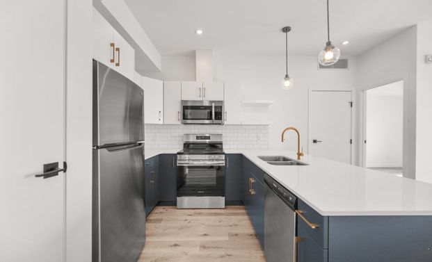 Hawthorne: Gold Accents – 1800 Leila, Winnipeg, MB - Photo 1