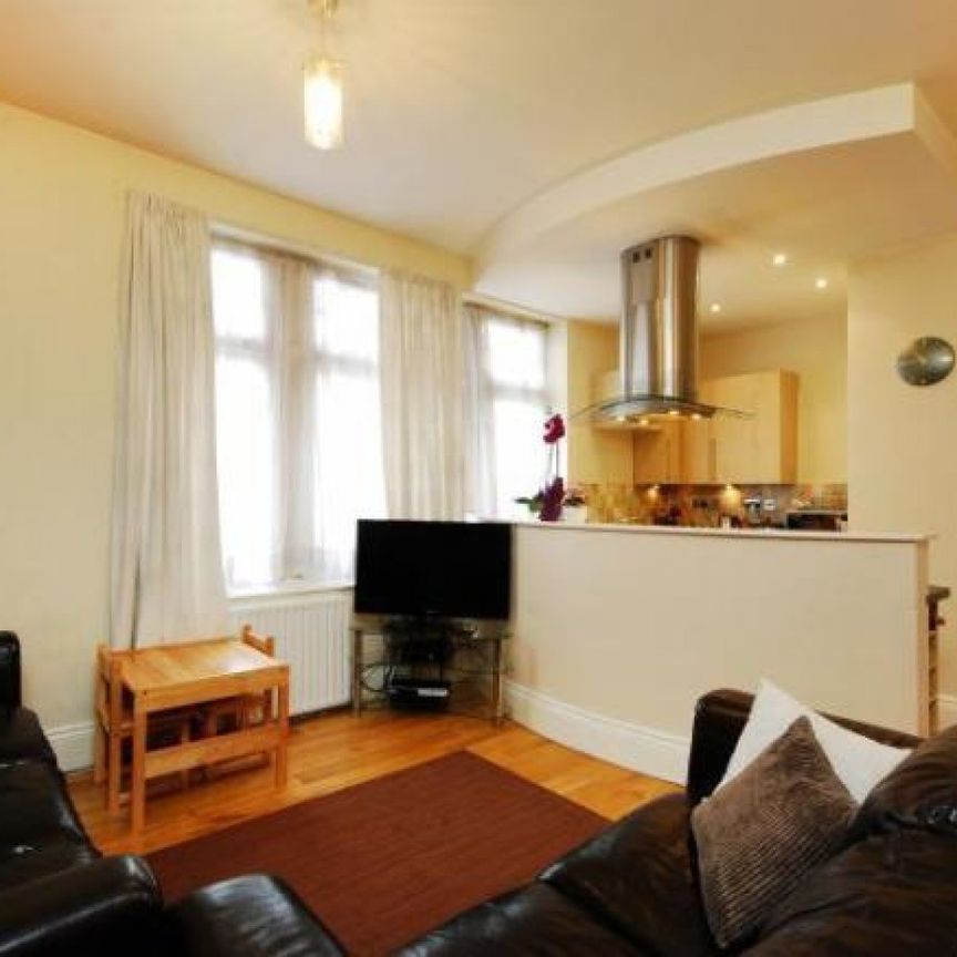 2 Bedroom Flat To Let - Photo 1