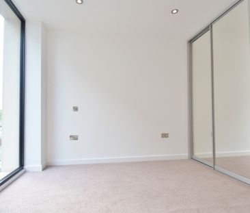 49 Station Road, 49 Station Road, Gerrards Cross,SL9 - Photo 3