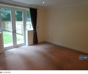 4 bedroom semi-detached house to rent - Photo 3