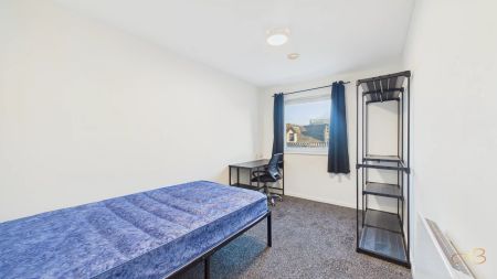 5 Bed Cluster Ensuite - Photo 5