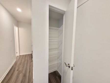 For Lease - 151 Honeycrisp Crescent Unit# TH 165, Vaughan, Ontario - Photo 5