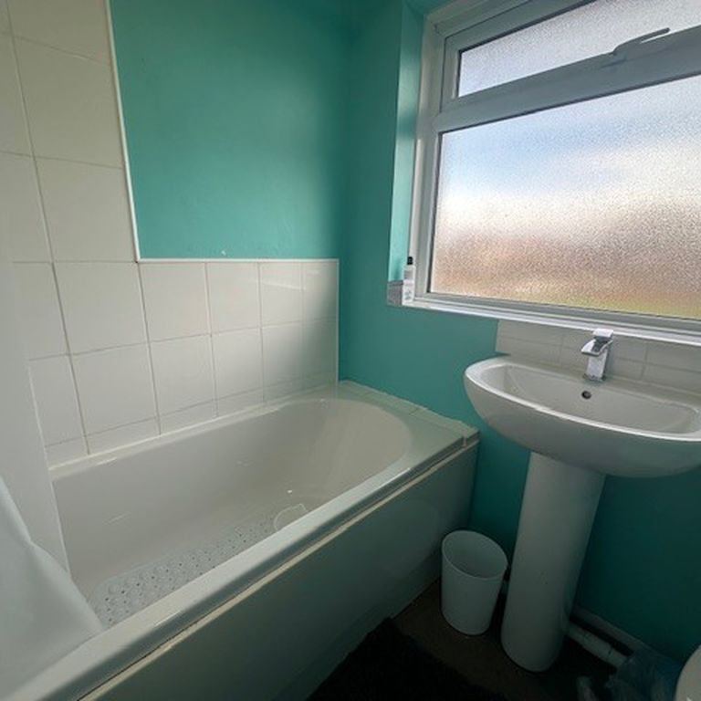 Privett Road, Gosport - Photo 1