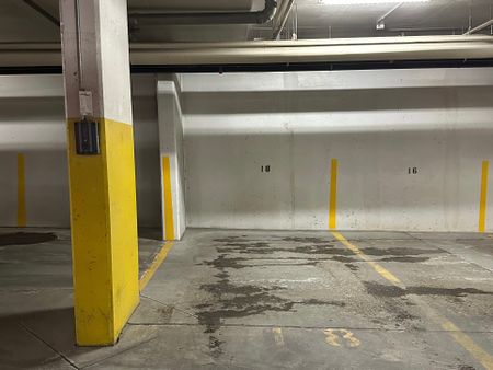 Contemporary Apartment With Parking & Storage Included - Photo 2