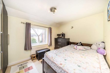 3 bedroom end of terrace house to rent - Photo 3