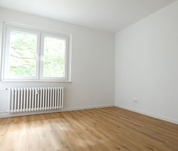 Erstbezug nach Sanierung! 2-Zimmer-Erdgeschoss-Whg. mit Balkon! - Photo 1
