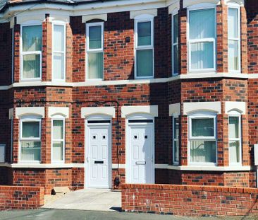 Top Floor Ensuite Room Near Coventry Train Station, CV1 - Photo 3