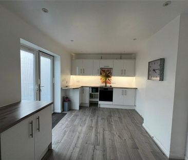 3 bedroom semi-detached house to rent - Photo 6