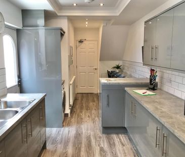 1 bedroom in a house share to rent - Photo 2