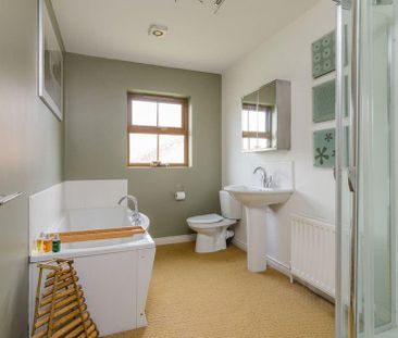 7, Kings Chase, LISBURN, BT27 5ST - Photo 4