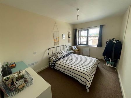 Skainos Square, 206 Skainos Apartments, Newtownards Road, Belfast, BT4 1AF - Photo 2