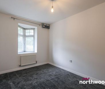 4 bedroom townhouse to rent - Photo 5