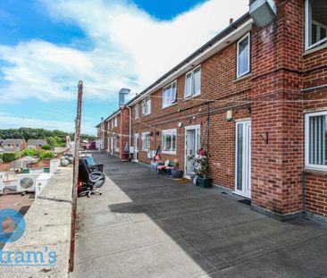3 bed Flat for Rent - Photo 5