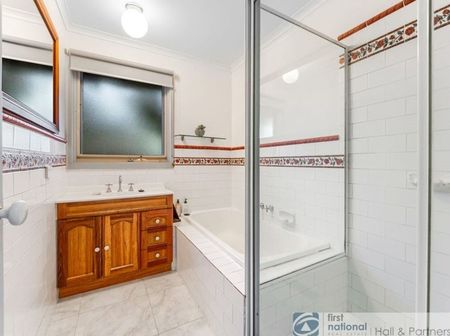 Charming Family Home - Photo 3