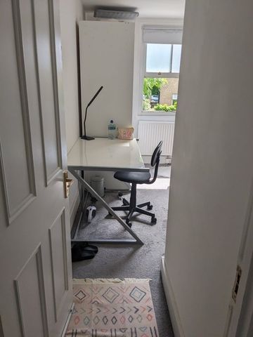 Room in a Shared House, Manor Park Road, N2 - Photo 4