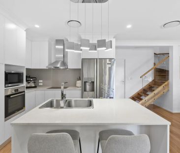 Stylish Townhouse with Exceptional Outdoor Living - Photo 5