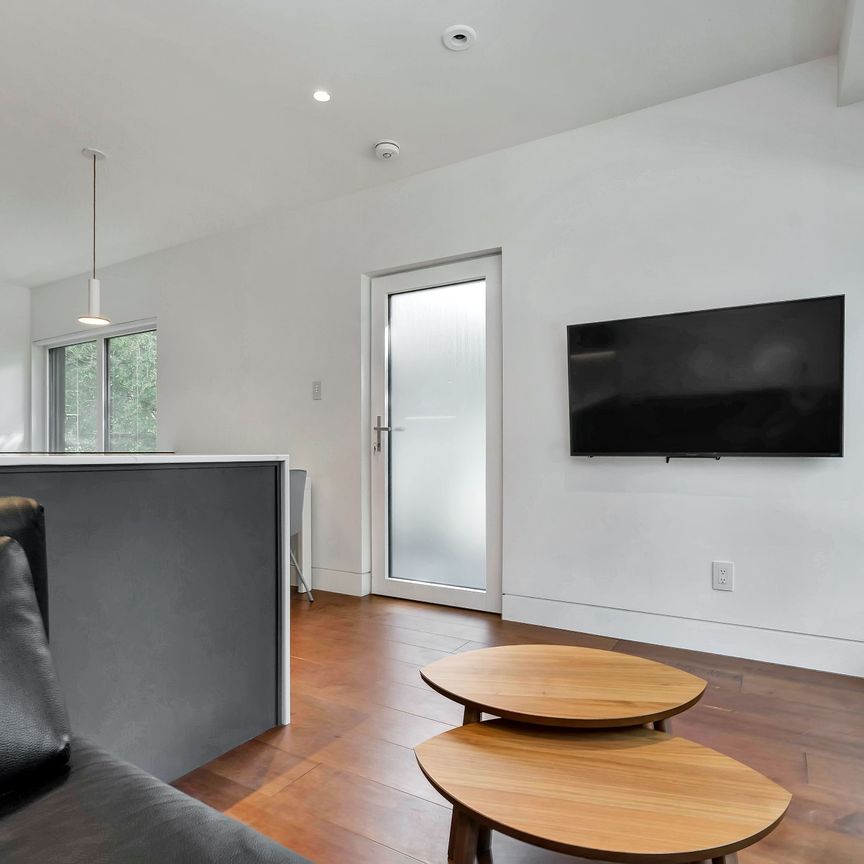 For Lease - 71 Clearview Avenue, Tunneys Pasture and Ottawa West, Ontario - Photo 1