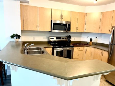 2319, 1121-6 Ave SW, Calgary, AB - Photo 4