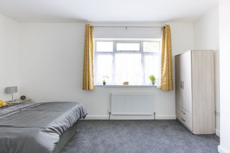 39 Park Road, Rugby - Photo 3