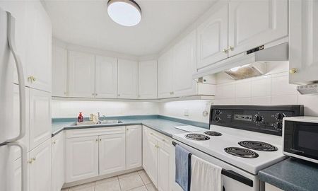 For Lease - 123 Ravenscroft Road, Ajax, Ontario - Photo 5