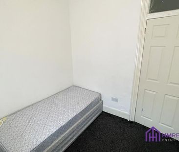 3 bedroom flat to rent - Photo 3