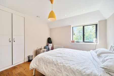 3 bedroom flat to rent - Photo 5