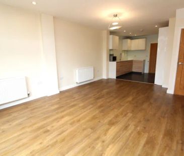 RM3, Ashflower Drive, Romford - Photo 4