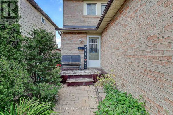 114 MARTINDALE CRESCENT - Photo 1