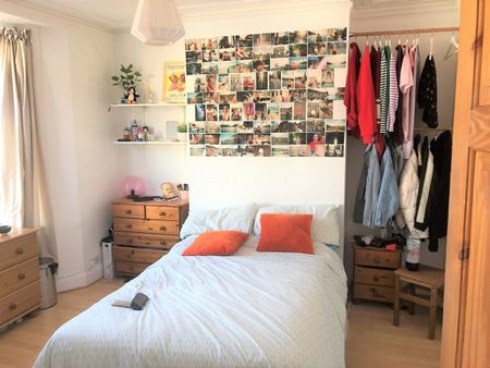 4 Bed Terraced House, Yardley Street, BN1 - Photo 4