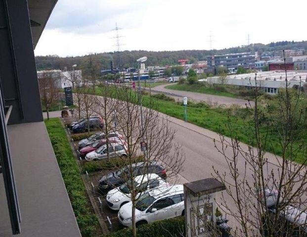 Büro an der Autobahnauffahrt, großen Fenstern & toller Aussicht - Photo 1