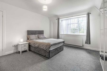 4 bedroom detached house to rent - Photo 3