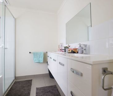 AS NEW TOWNHOUSE IN IDEAL LOCATION - Photo 3