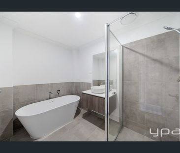 Brand New Energy Efficient Townhouse – Designed to Reduce Living Costs - Photo 5