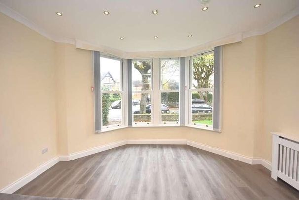 Ground Floor Flat Front, Victoria Road, Penarth, CF64 - Photo 1