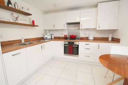 Summerlin Drive, Woburn Sands, MK17 - Photo 3