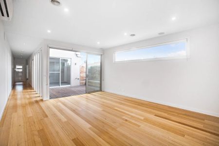 Elevated Bright and Spacious Two Bedroom - Close to Transport - Photo 3