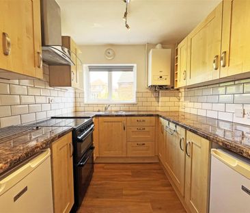2 bedroom Maisonette to rent - Photo 3