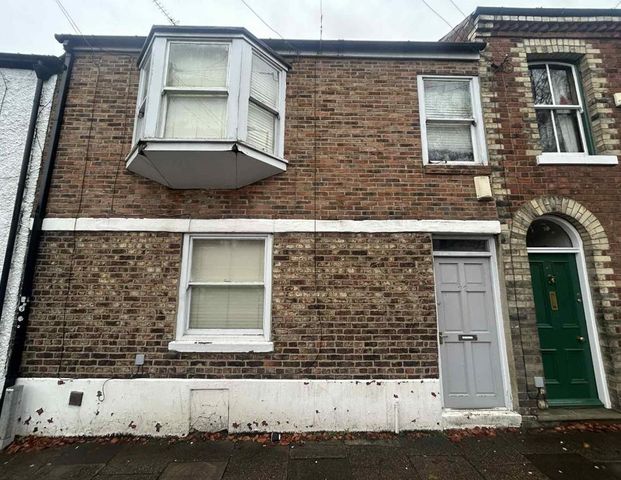 5 bedroom private hall to rent - Photo 1