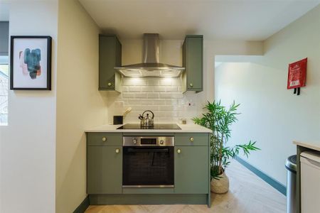 1 bedroom in a house share to rent - Photo 3