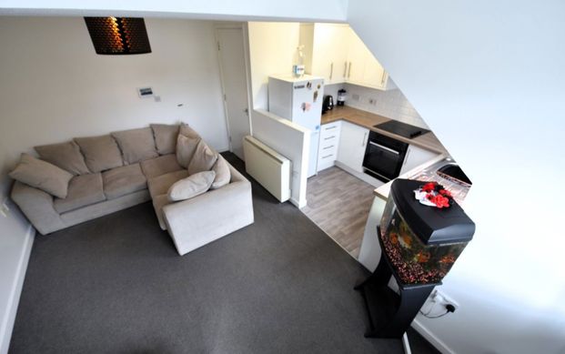 2 bedroom Flat in Flat 28, Leeds - Photo 1