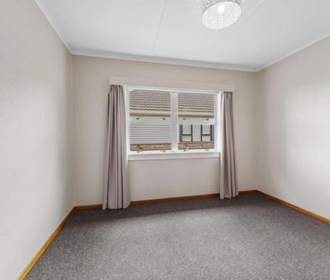 Sunny 2-Bedroom Home in Handy Location - Photo 3