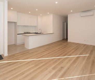 Contemporary Designer Living - Photo 6